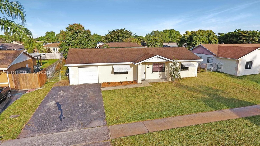 1011 SW 127th Terrace, Davie, FL 33325 - photo 1