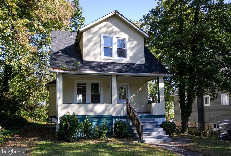 2806 Pinewood Ave, Baltimore, MD 21214 - photo 1