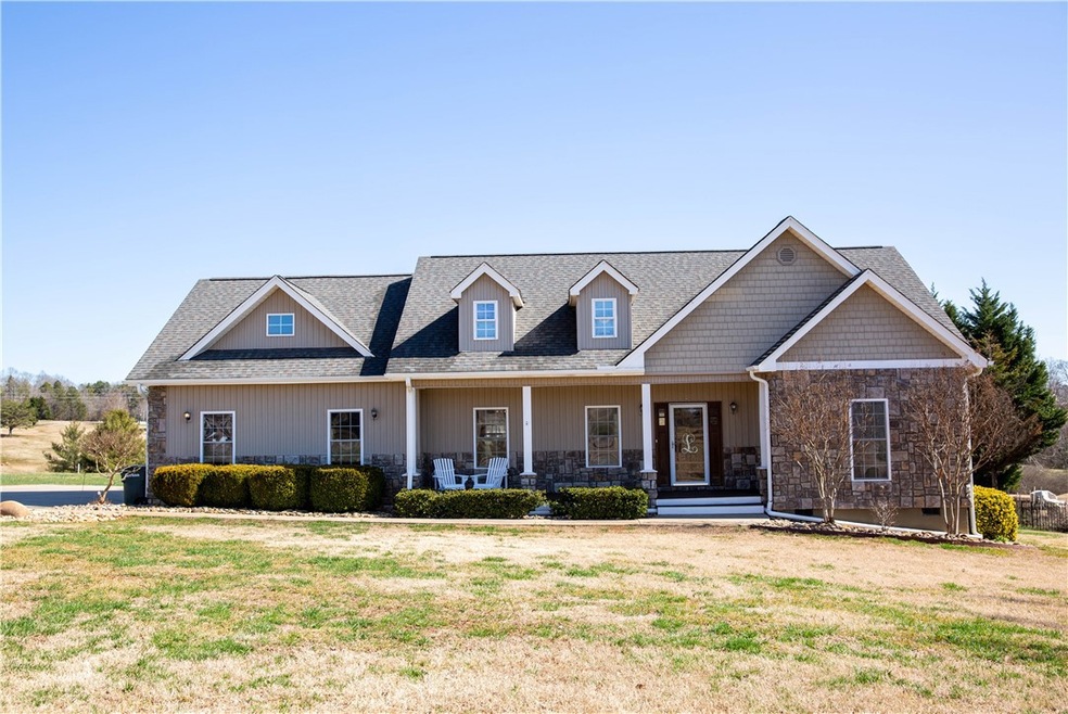 1319 Falcons Dr, Walhalla, SC 29691 - photo 1