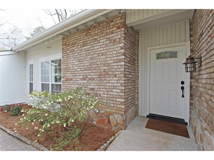 ENTIRELY RENOVATED SPLIT IN BEAUTIFUL MARTINS LAND