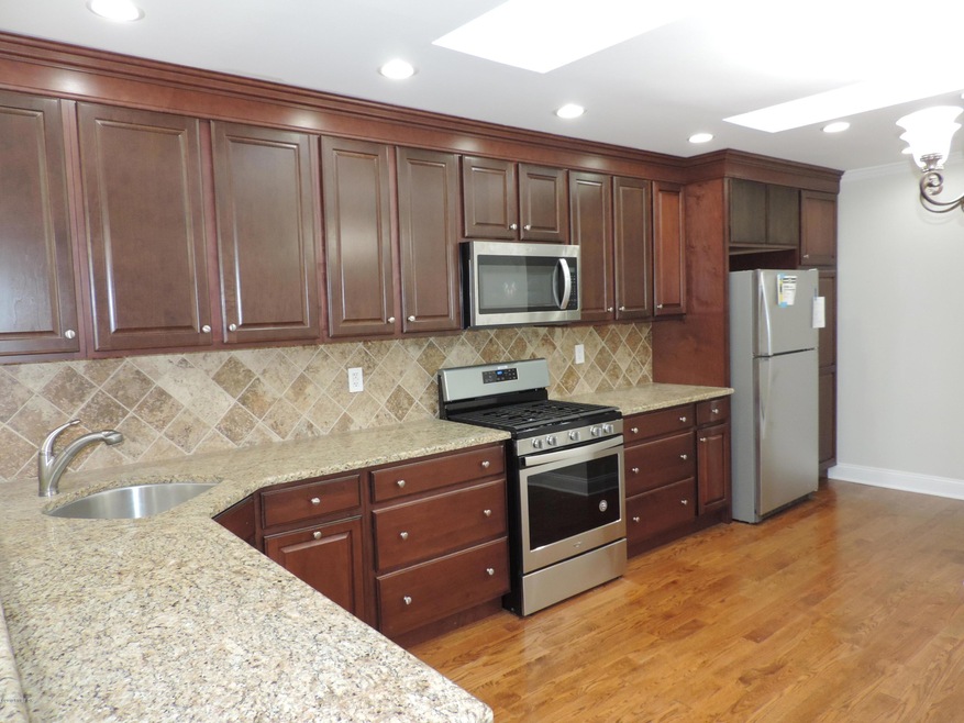 63 Pemberwick Rd unit D, Greenwich, CT 06831 - photo 1