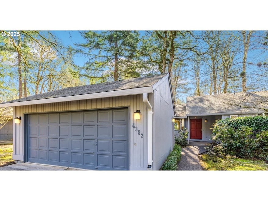 4382 Woodside Cir, Lake Oswego, OR 97035 - photo 1