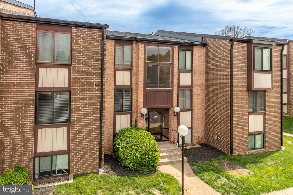 3111 Buccaneer Ct unit 101, Fairfax, VA 22031 - photo 1