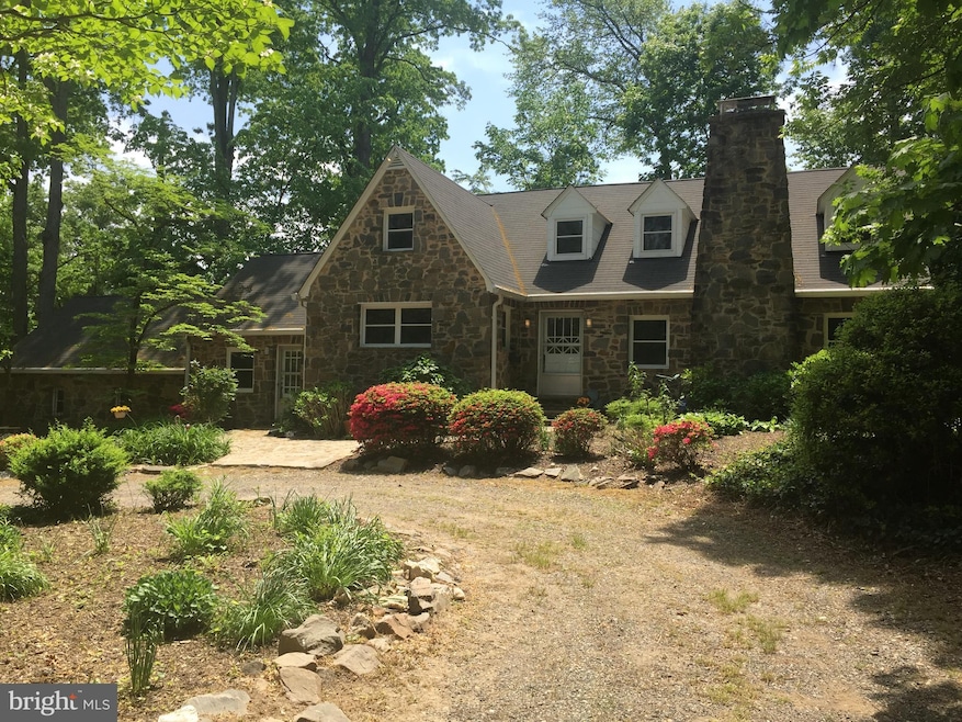 5729 Mineral Ave, Halethorpe, MD 21227 - photo 1