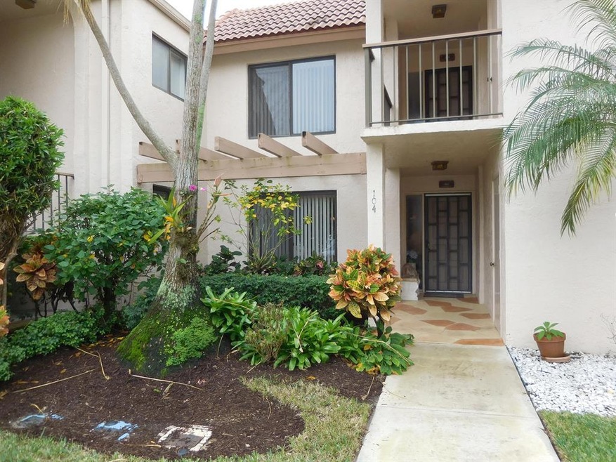 5785 Fairway Park #104 001