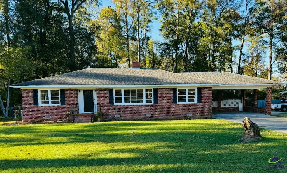 116 W Lewis St, Cochran, GA 31014 - photo 1