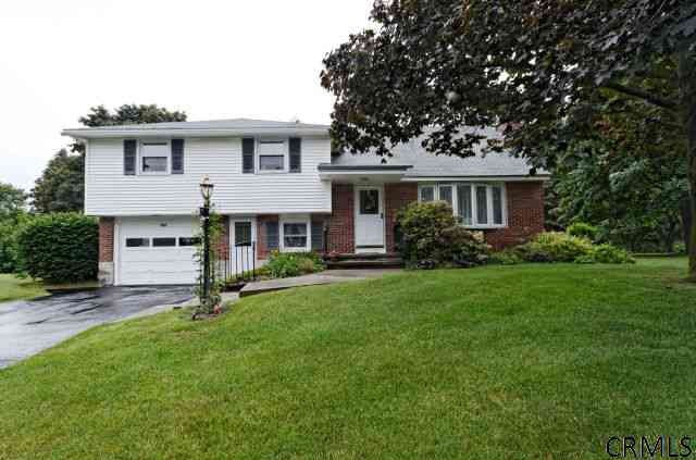 8 Socha Ln, Schenectady, NY 12302 - photo 1