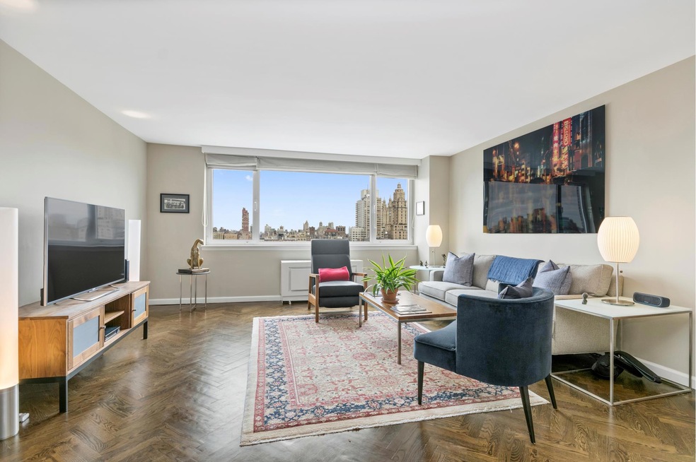 45 W 67th St unit 20F, New York, NY 10023 - photo 1