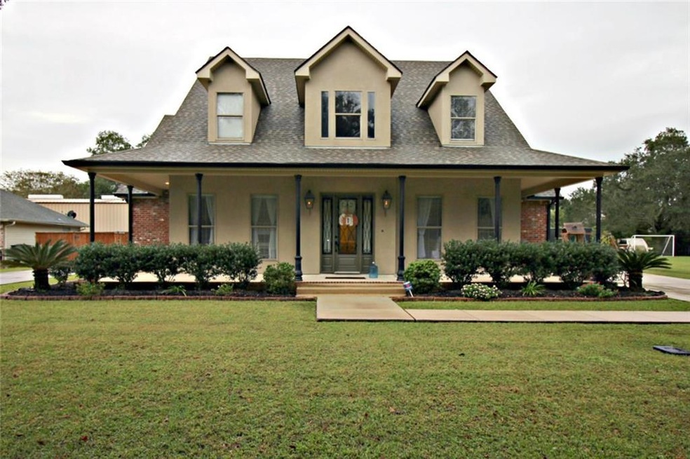 107 Lazy Oaks Ln, Belle Chasse, LA 70037 - photo 1