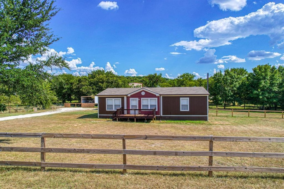 911 Star Dr, Granbury, TX 76049 - photo 1