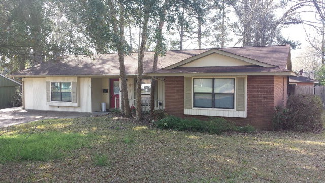 1411 Wren Ave, McComb, MS 39648 - photo 1