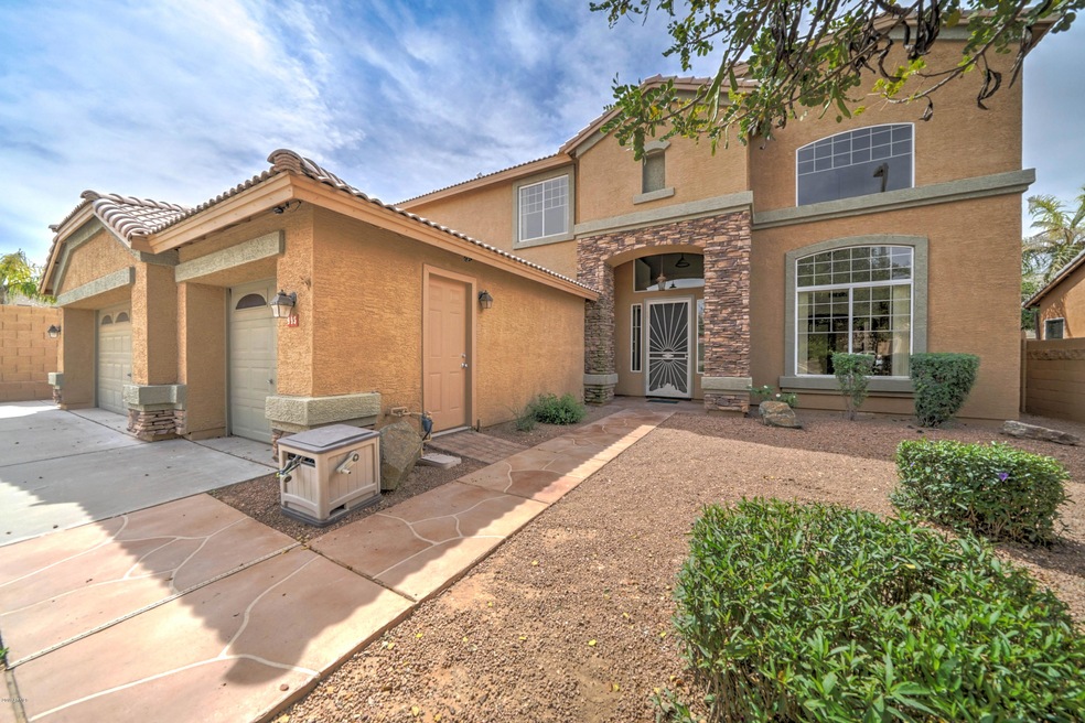995 E Tyson St-3