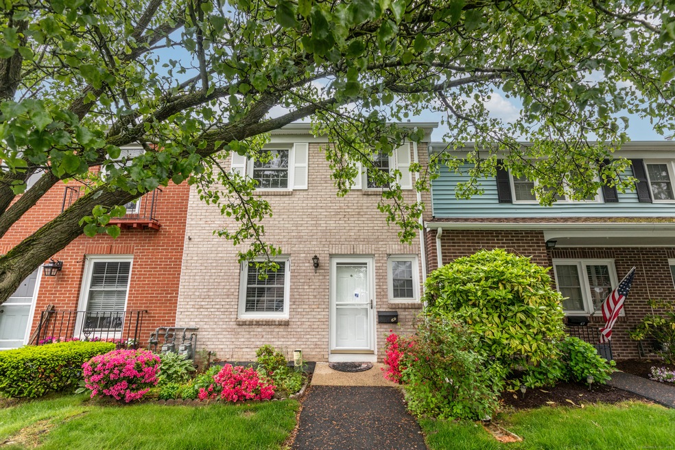 69 Salem Walk, Milford, CT 06460 - photo 1