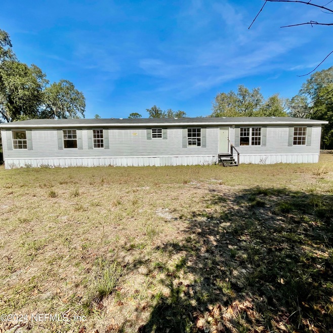 112 Doby Dr, Florahome, FL