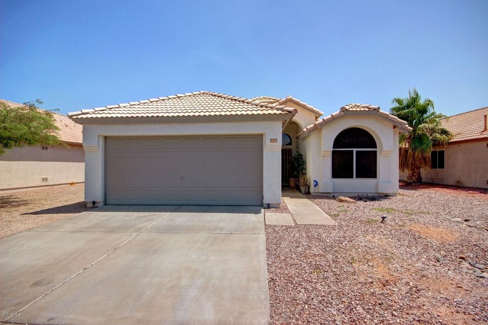 223 W Caroline Ln, Chandler, AZ 85225 - photo 1