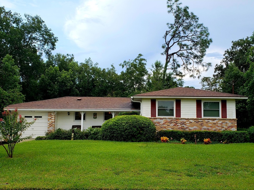 7052 Holiday Rd N, Jacksonville, FL 32216 - photo 1