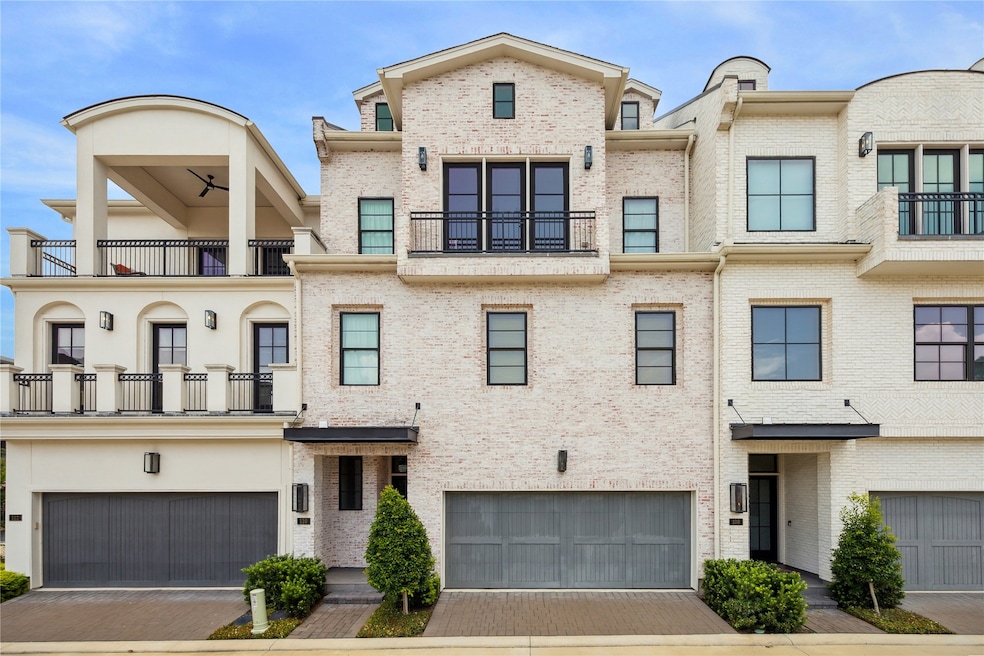 110 Wellington Row Rd, Houston, TX 77024 - photo 1