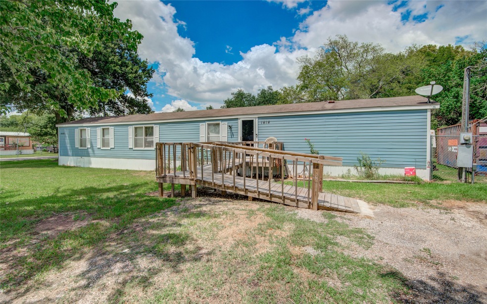 1414 Key St, Waller, TX 77484 - photo 1