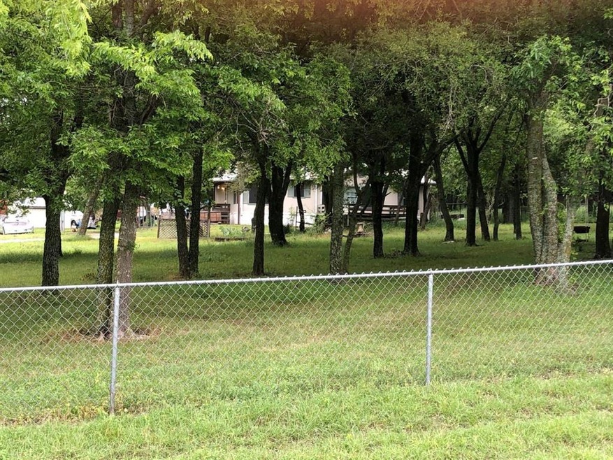 208 Lelon Ln, Springtown, TX 76082 - photo 1