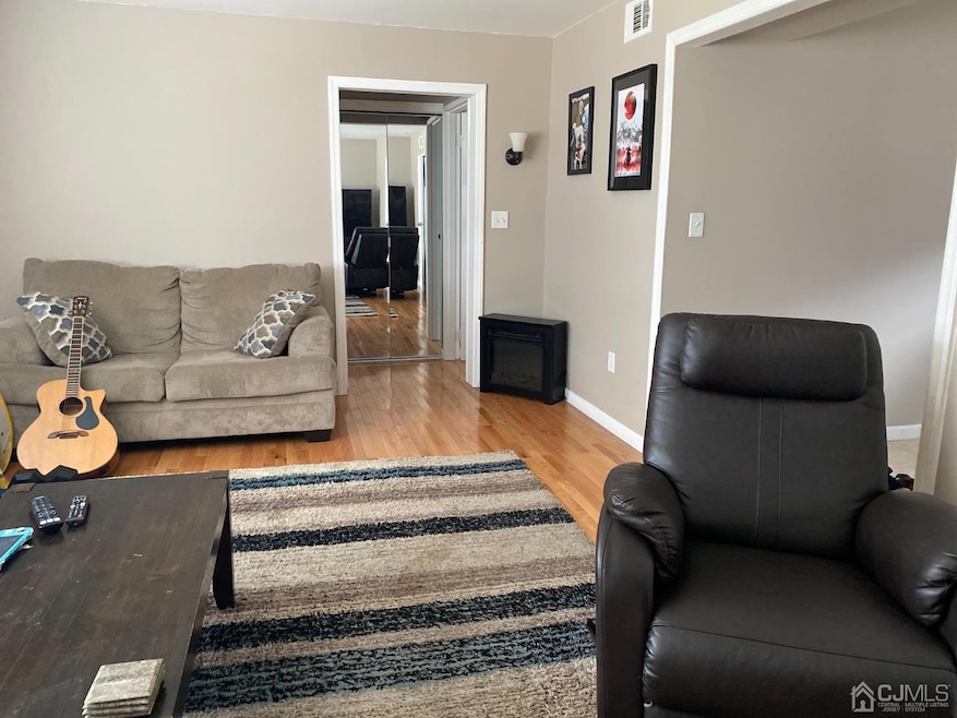 3 N Evergreen Rd, Edison, NJ 08837 - photo 1