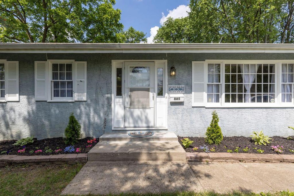 885 Bernhard Rd, Columbus, OH 43213 - photo 1