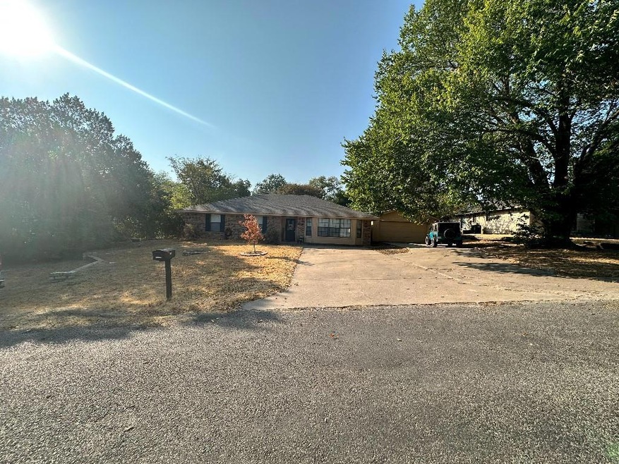 716 Heritage Trail, Granbury, TX 76048 - photo 1