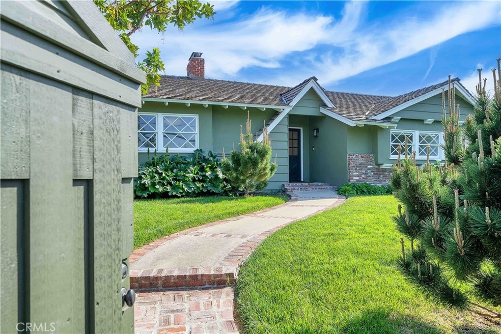 20500 Wells Dr, Woodland Hills, CA 91364 - photo 1