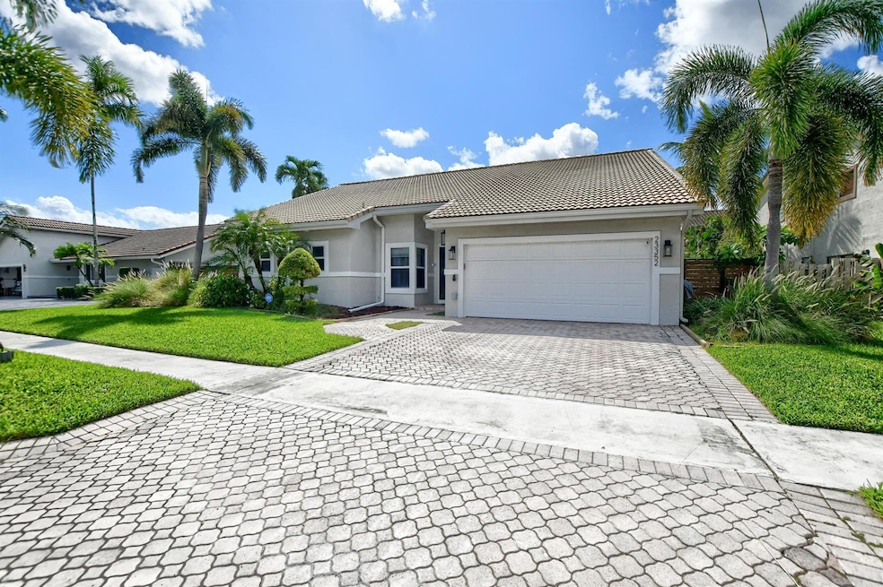 23352 Lago Mar Cir, Boca Raton, FL 33433 - photo 1