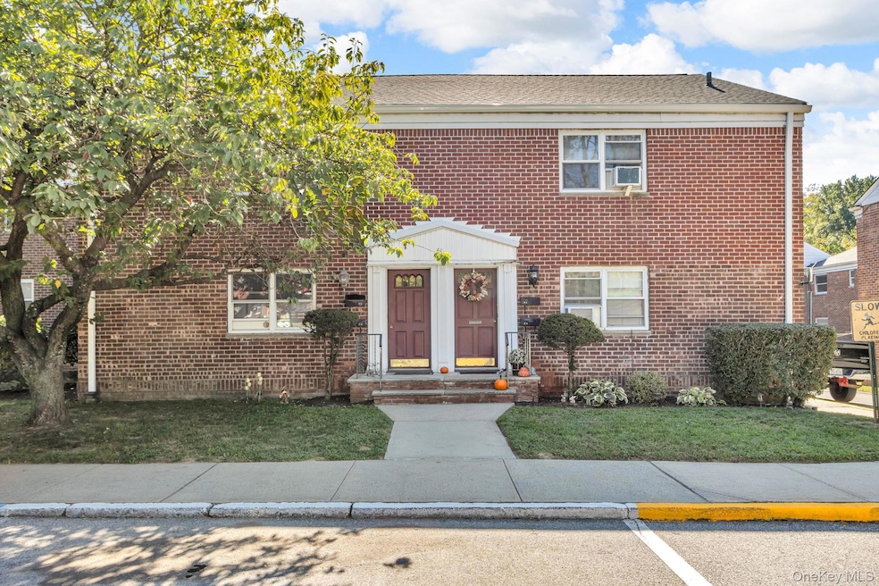 480 Tuckahoe Rd unit 10 B, Yonkers, NY 10710 - photo 1