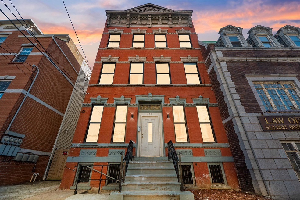 282 Baldwin Ave unit 1L, Jersey City, NJ 07306 - photo 1