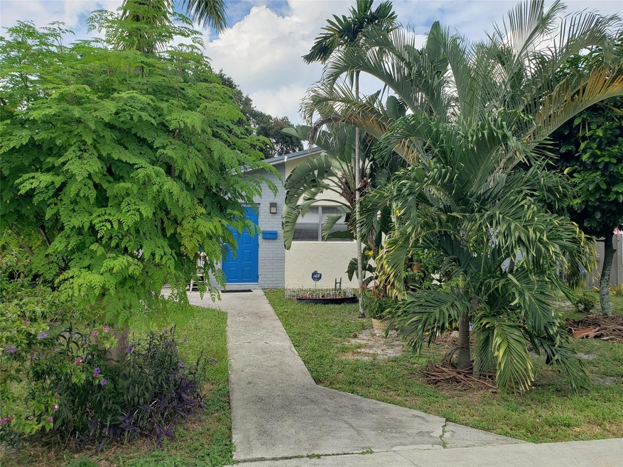 274 SW 9th St, Dania, FL 33004 - photo 1