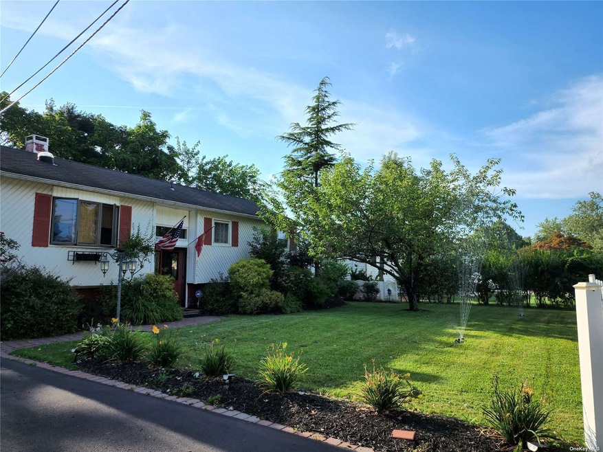 2710 Kane Ave, Medford, NY 11763 - photo 1