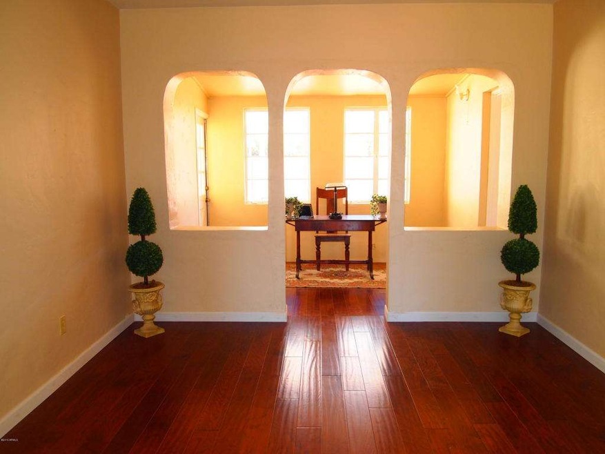 1626 W Encanto Dining