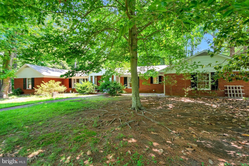 18401 Beech Ln, Triangle, VA 22172 - photo 1