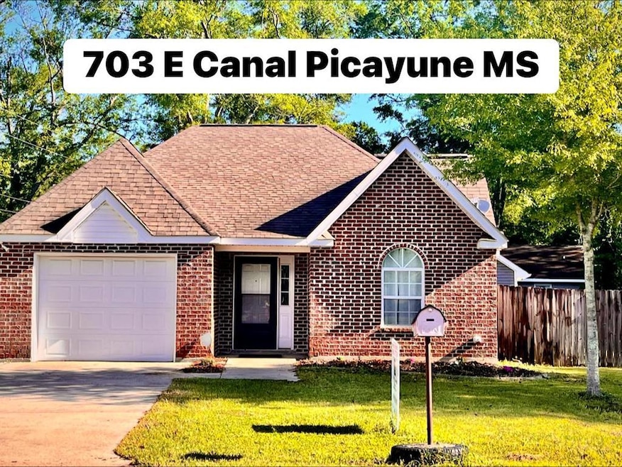 703 E Canal St, Picayune, MS 39466 - photo 1