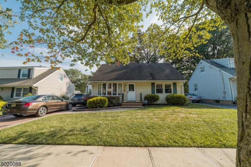 22 Reigate Rd, Bloomfield, NJ 07003 - photo 1