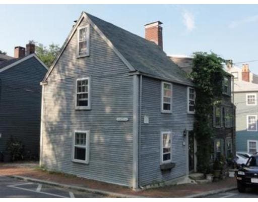 198 Washington St unit 1, Marblehead, MA 01945 - photo 1