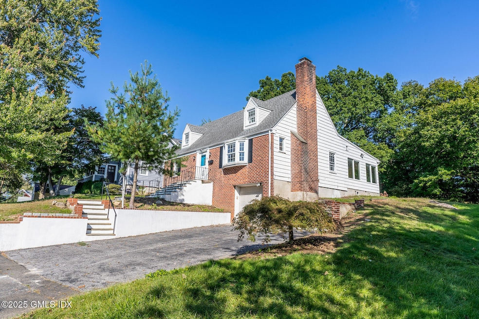 11 Sheephill Rd, Riverside, CT 06878 - photo 1