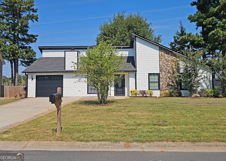 2024 Marshes Glenn Dr, Norcross, GA 30071 - photo 1