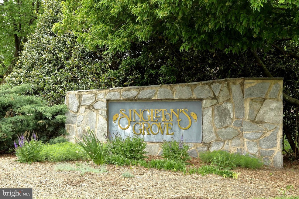 13983 Gunners Place, Centreville, VA 20121 - photo 1