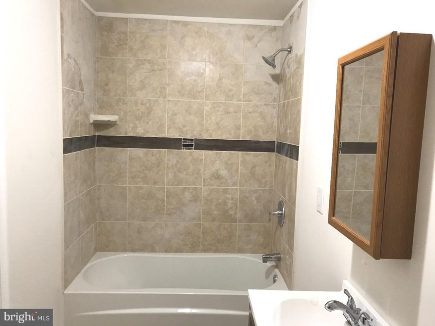 310-312 W Main St unit 1, Lansdale, PA 19446 - photo 1