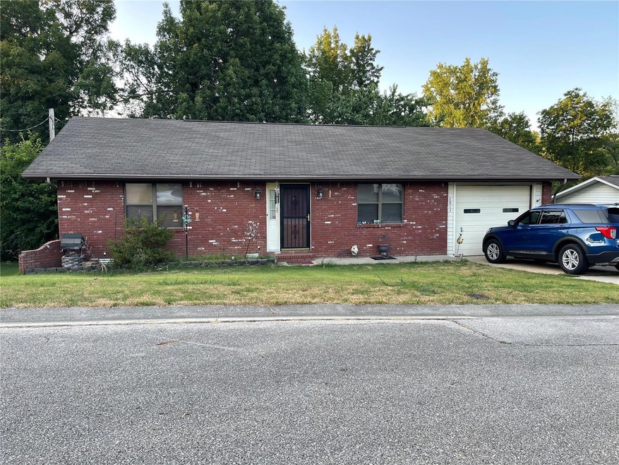 2013 Cravens Ln, Poplar Bluff, MO 63901 - photo 1