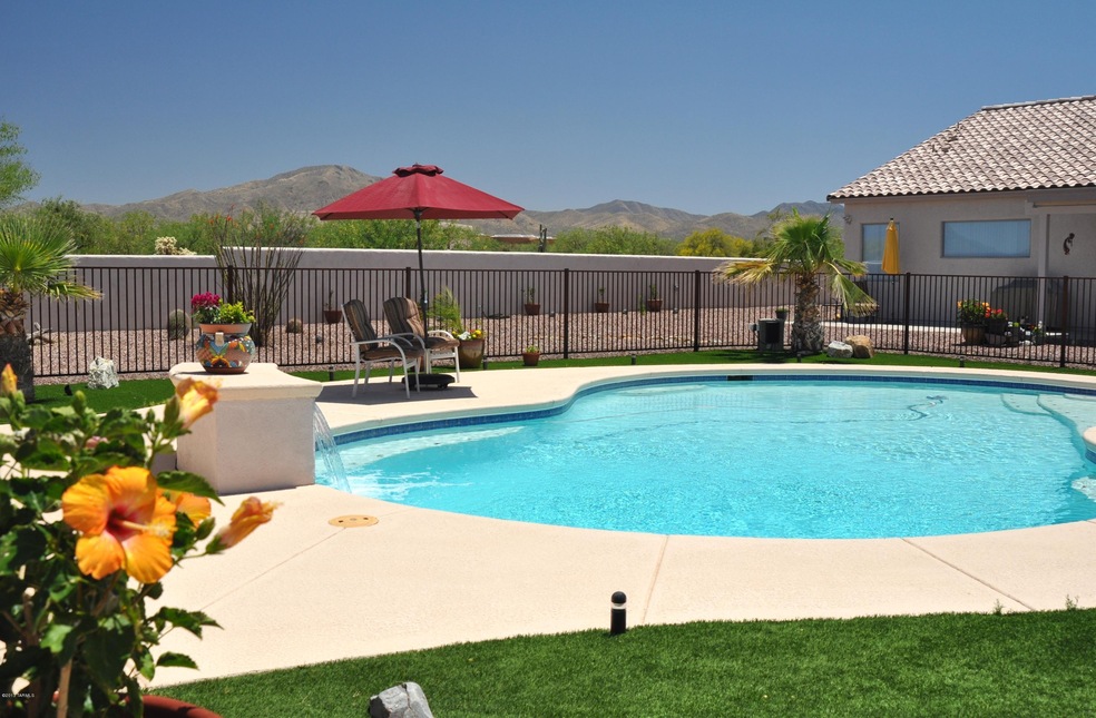 Poolside views! Synthetic turf.