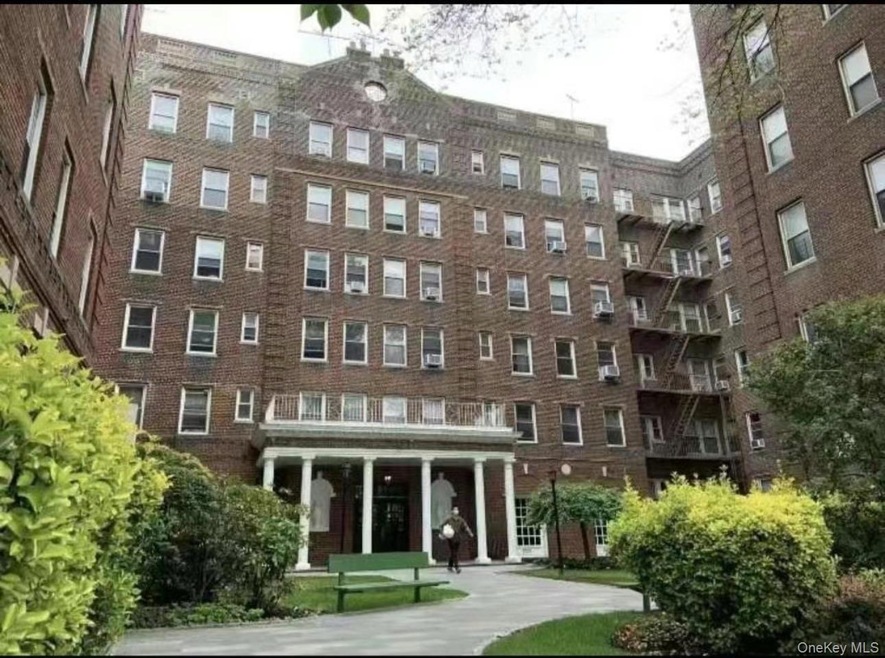 Co-Op Apartment Building unit B21, Flushing, NY 11354 - photo 1