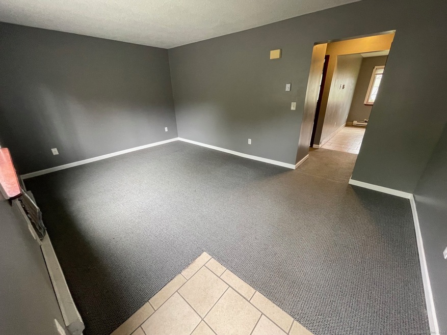 35 Mountain Village Rd unit 7, Waterbury, CT 06706 - photo 1