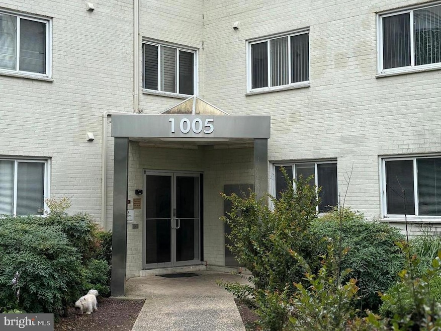 1005 Chillum Rd unit 212, Hyattsville, MD 20782 - photo 1
