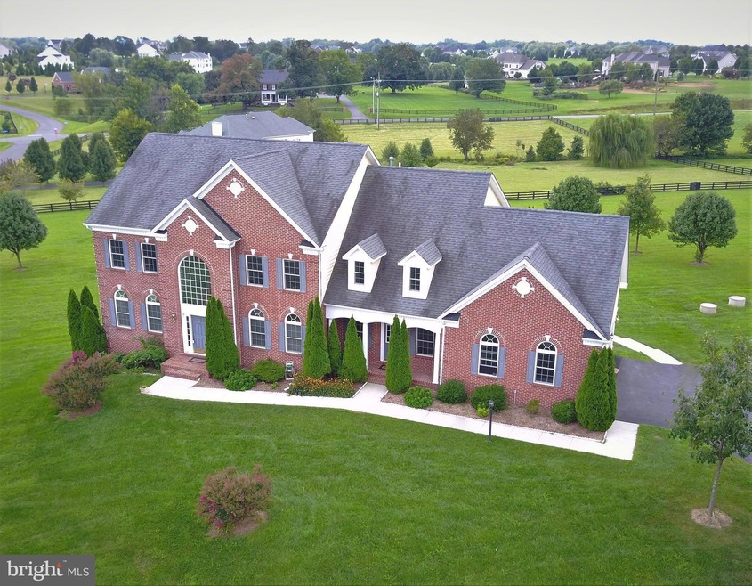 16607 Goldencrest Cir, Purcellville, VA 20132 - photo 1