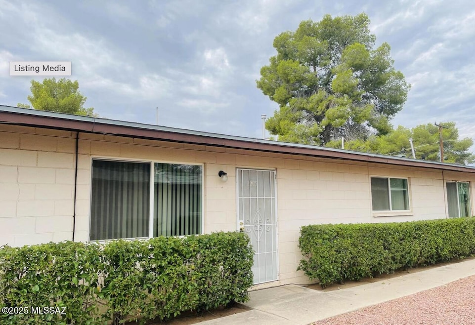 2205 N Madelyn Avenue, 2205