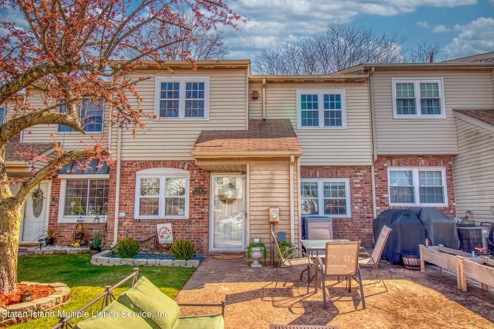 7 Revere Ln unit D, Staten Island, NY 10306 - photo 1