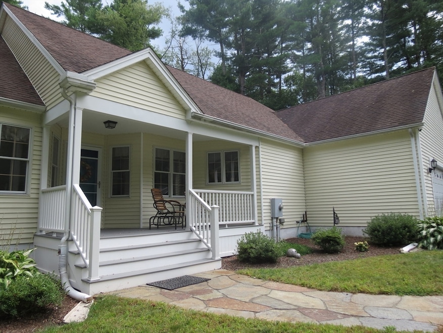 20 B Phyllis Ln, Greenfield, MA 01301 - photo 1